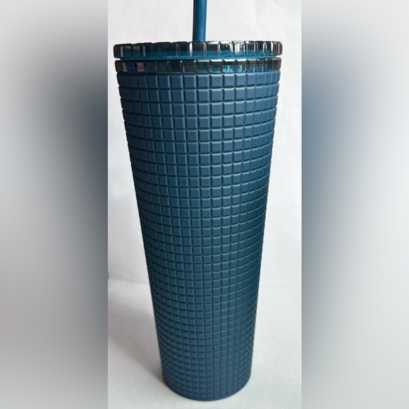 Starbucks Winter 2022 Navy Soft Touch Grid 24oz Tumbler - Picture 2 of 5